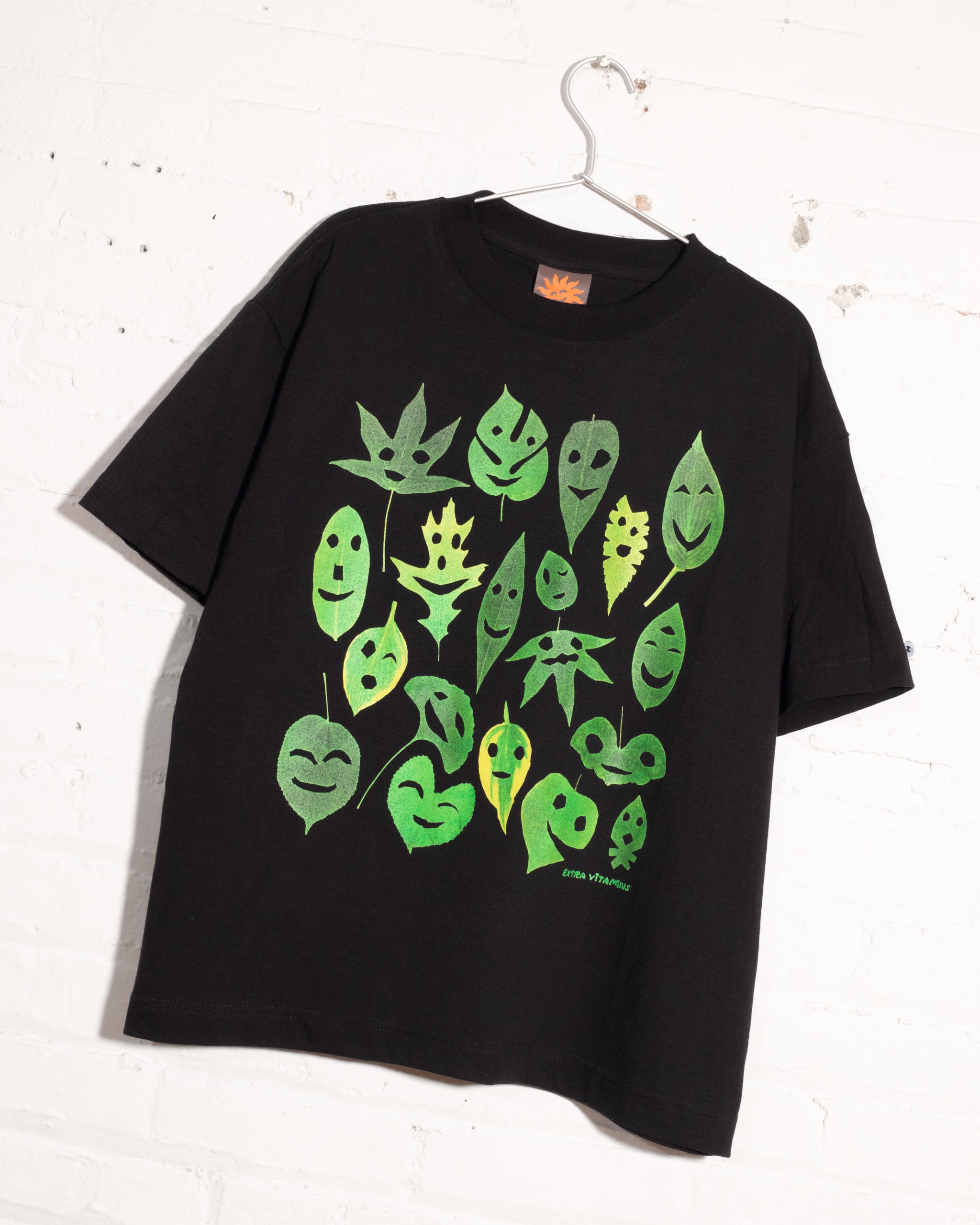 LEAF tee - black – Extra Vitamins