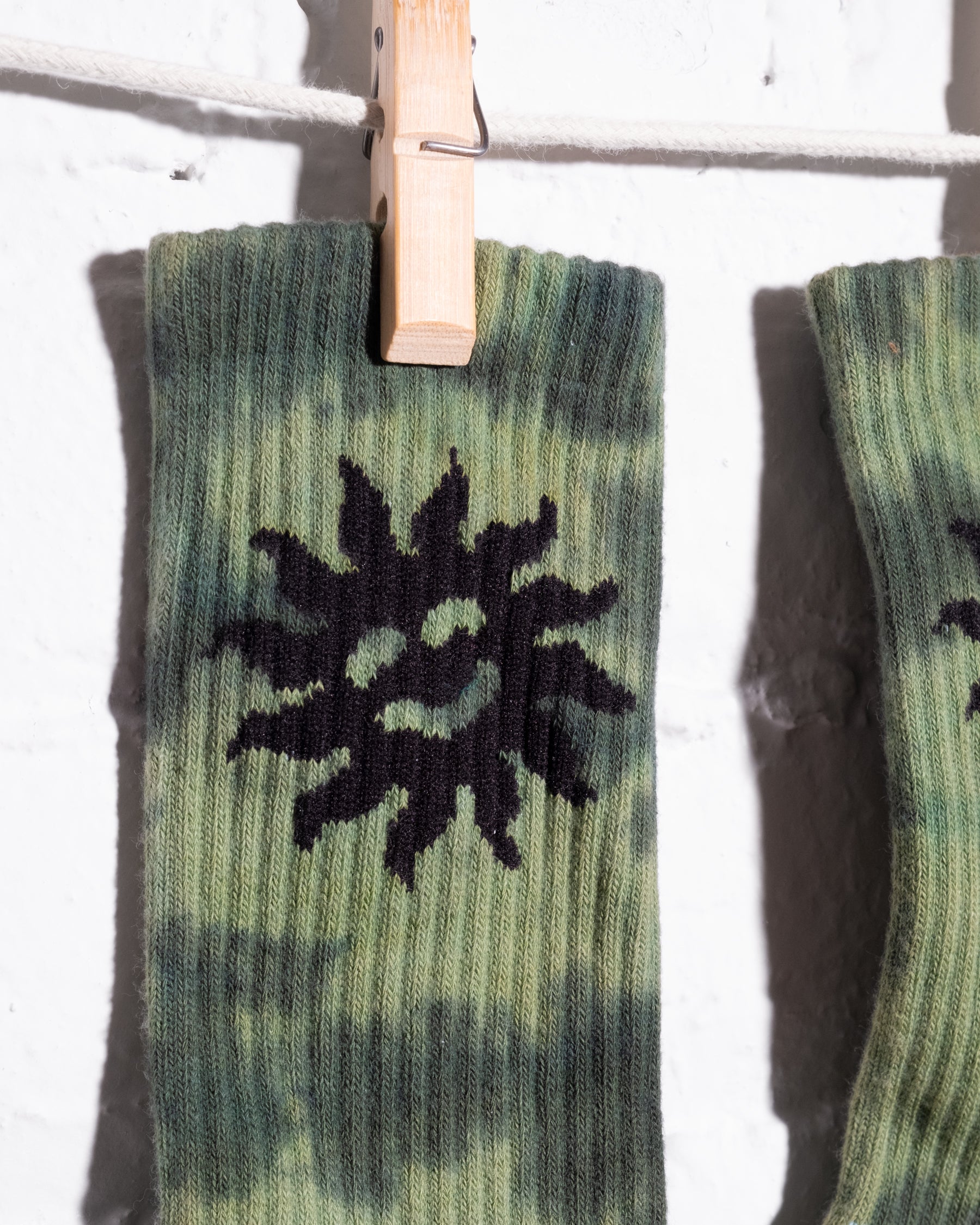 SUN socks - green tie-dye