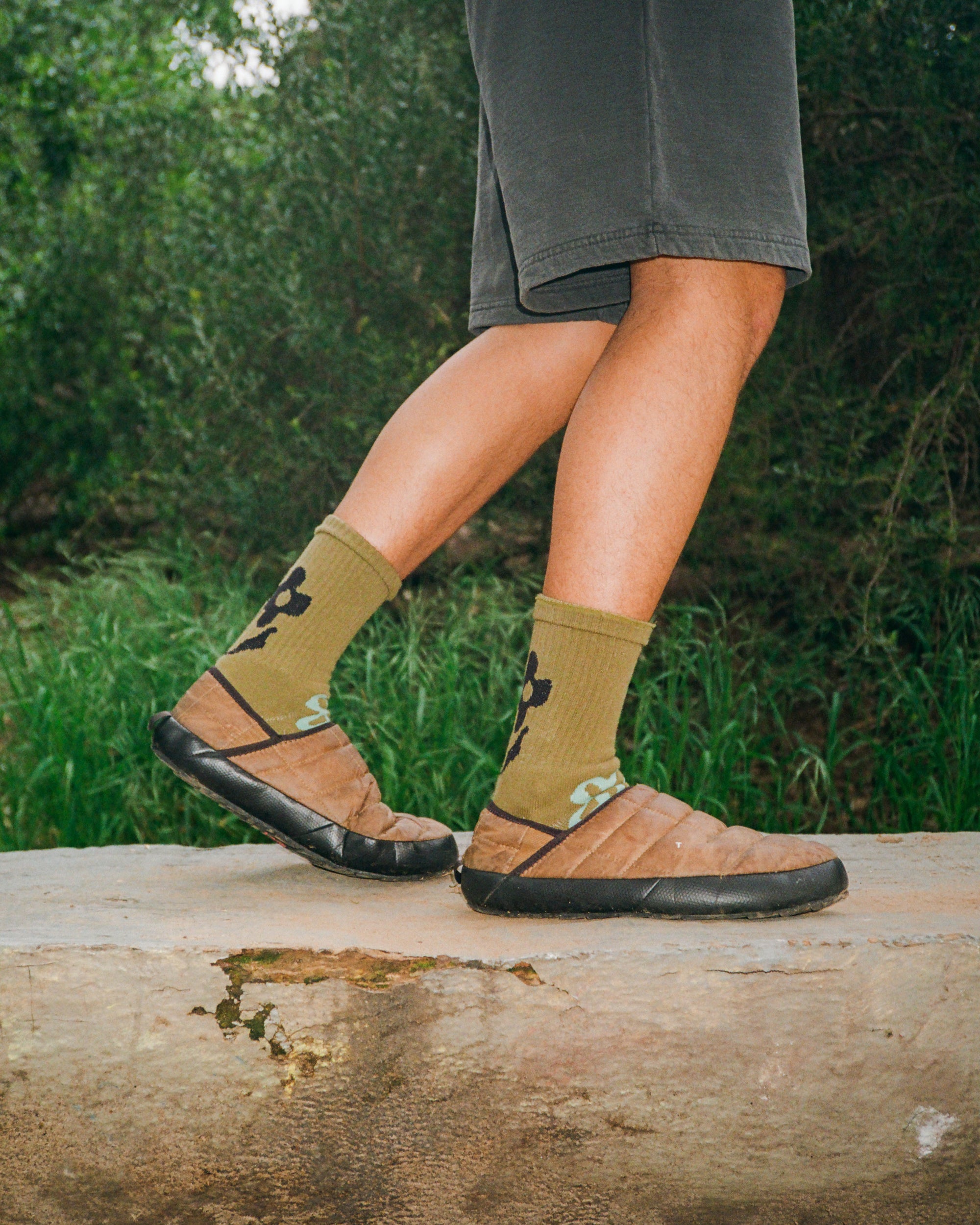 FLOWER socks - olive