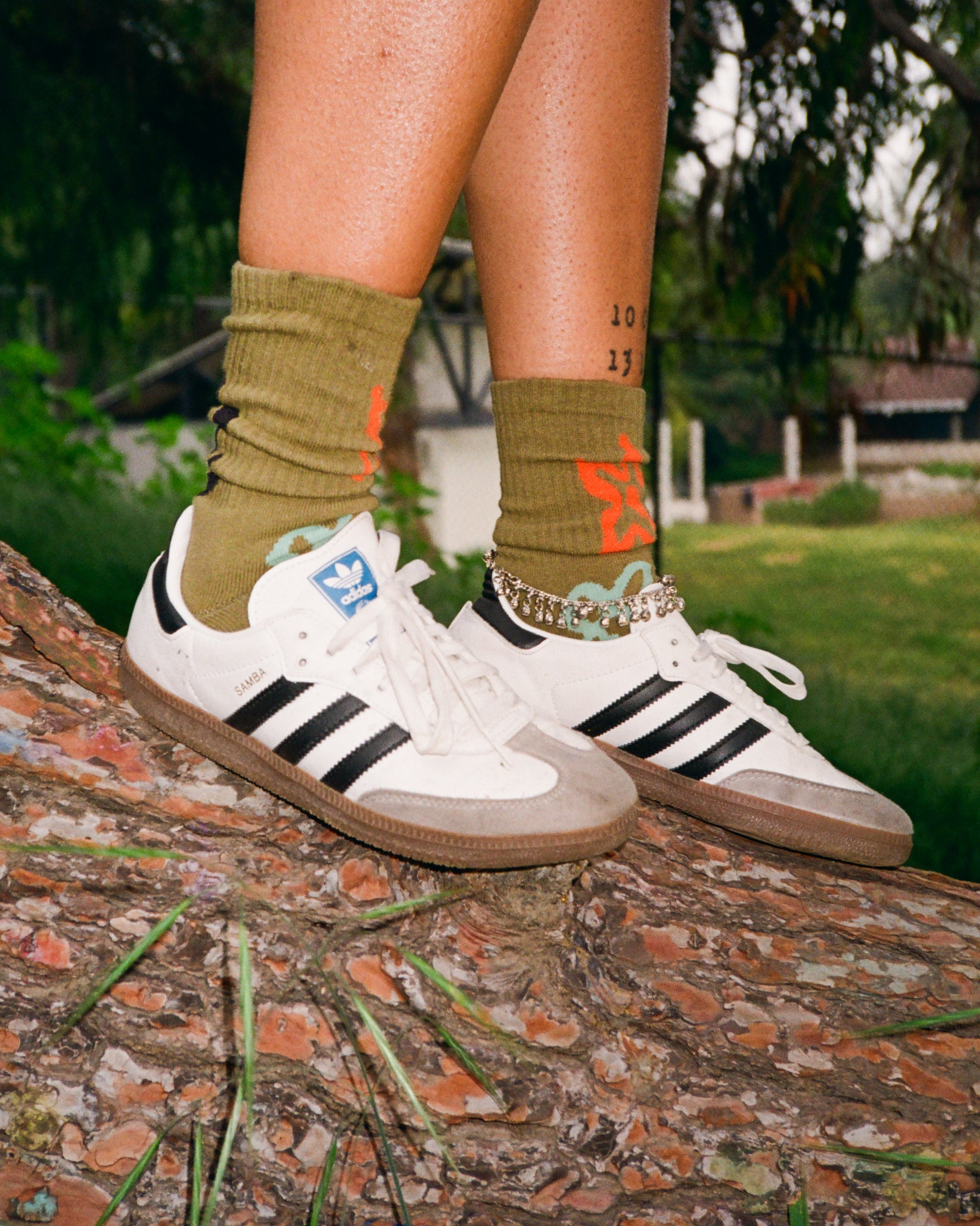 FLOWER socks - olive